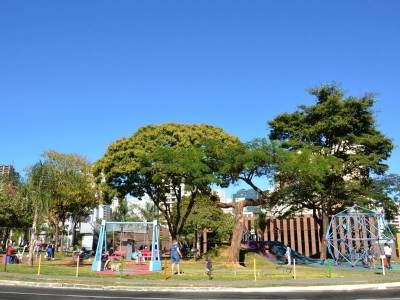 A praça é nossa, mesmo!